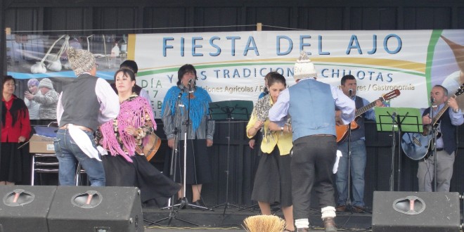 Miles de personas asistieron a la Fiesta del Ajo y las Tradiciones Chilotas en Dalcahue