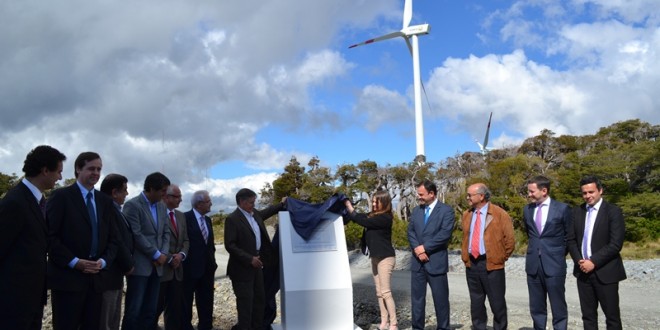 Alcalde de Dalcahue fue el anfitrión en la inauguración del Parque Eólico San Pedro