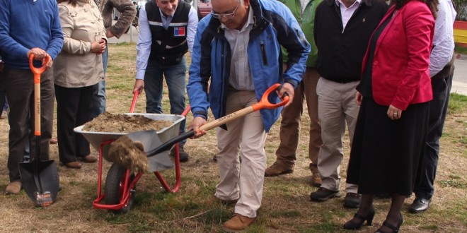 Alcalde de Dalcahue encabezó acto de  colocación Primera Piedra del Proyecto de   Borde Costero