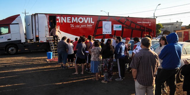 Cine Móvil llega a  Dalcahue para celebrar el Mes del Cine Chileno