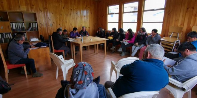 REUNIÓN DE SR. ALCALDE COMUNA DE DALCAHUE CON  DIRECTOR ZONAL DE PESCA Y   ACUICULTURA REGIÓN DE LOS LAGOS Y FEDERACIÓN DE PESCADORES DE LA  COMUNA DE DALCAHUE