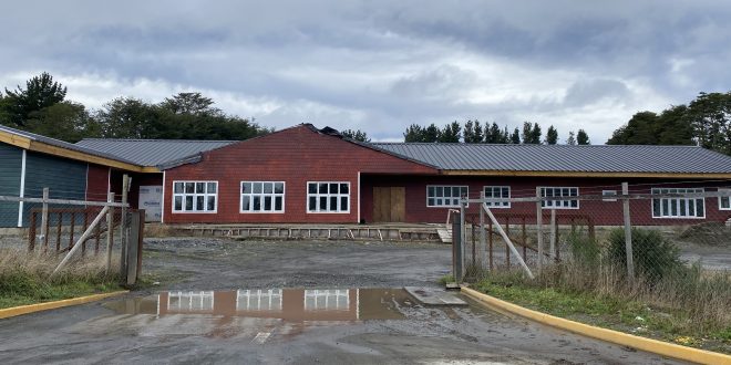 RETOMAN OBRAS DE ESCUELA TEHUACO-QUETALCO