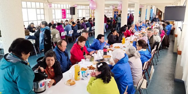 Adultos Mayores de Dalcahue se reunieron con el objetivo de celebrar el tan ansiado “Pasando Agosto”.