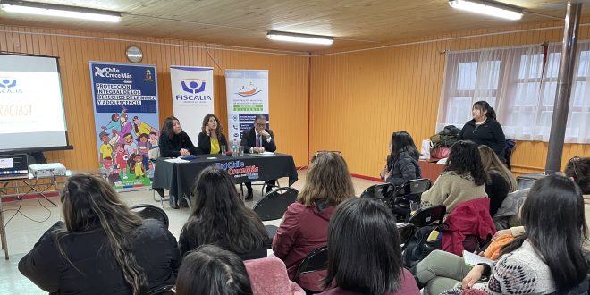 FUNCIONARIOS DE LA EDUCACIÓN SE CAPACITAN EN DERECHOS DE ESTUDIANTES