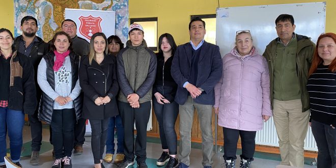 DIRECTOR DE SENAME DA CHARLA A ALUMNOS DEL LICEO BICENTENARIO DE DALCAHUE