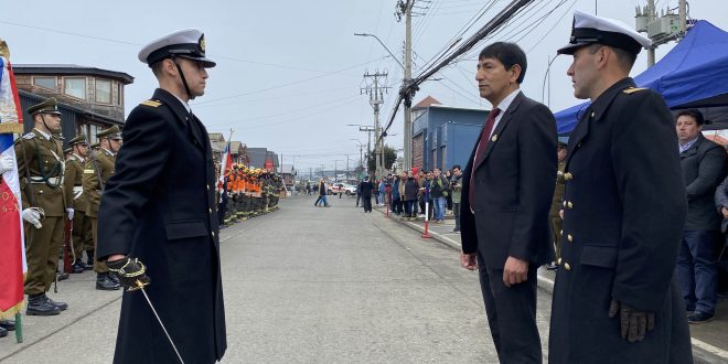 EN DALCAHUE, INSTITUCIONES RINDEN HONORES POR GLORIAS NAVALES