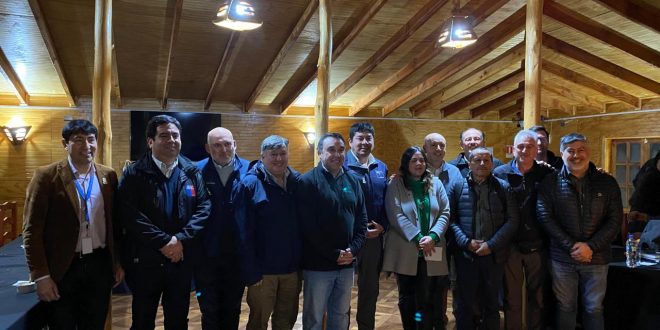 Dalcahue recibe a directores de Obras Públicas y Portuarias para evaluar inversiones y necesidades locales