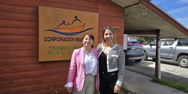 Alcaldesa de Dalcahue presenta a la nueva directora de salud