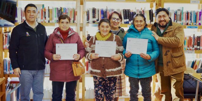 Biblioteca Municipal cerró exitoso taller de telefonía móvil para adultos mayores