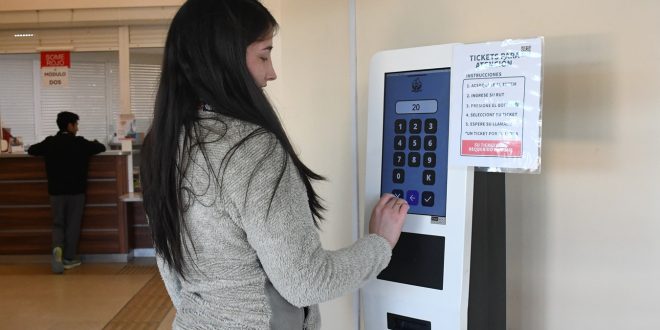 Dalcahue refuerza la atención en salud con tecnología creada con talento local