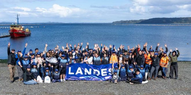 Dalcahue refuerza su compromiso ambiental con operativo conjunto de limpieza costera en Calen