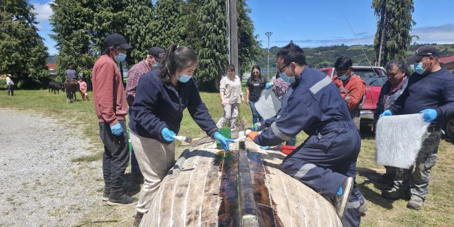 Pescadores artesanales de Dalcahue se capacitan en técnicas de enfibrado para fortalecer sus habilidades y destrezas para el trabajo en el mar