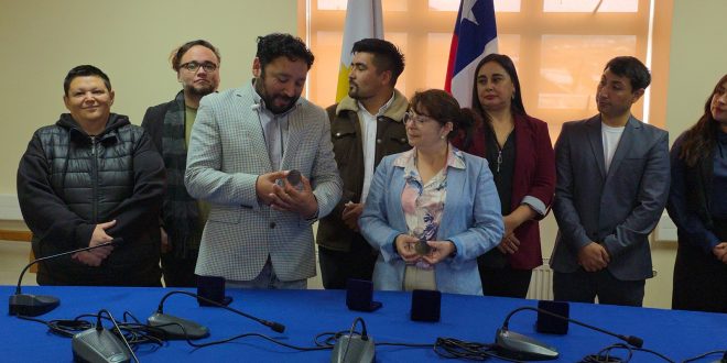 Dalcahue presenta medalla conmemorativa por los 200 años de la anexión de Chiloé a Chile