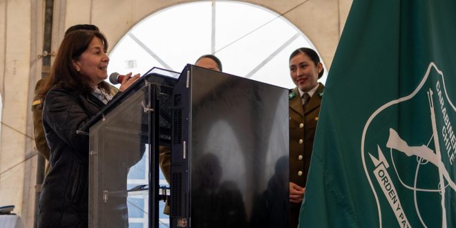 Dalcahue conmemoró aniversario de Carabineros en la Tenencia local con saludo de la alcaldesa