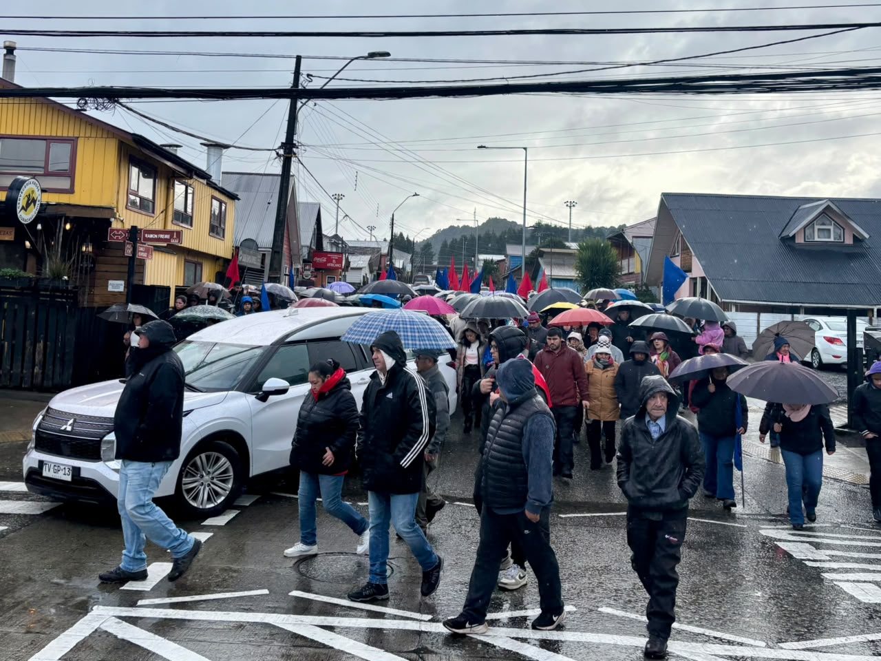 Multitudinaria despedida a Sergio Yunger y anuncio de Centro Deportivo que llevará su nombre marcaron emotiva jornada en Dalcahue