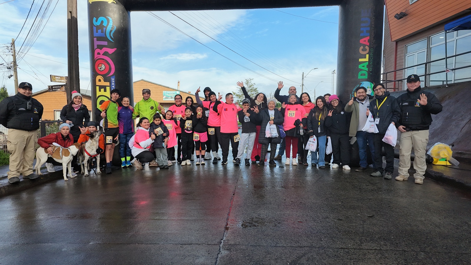 Familias y mascotas dieron vida a la Corrida por la Prevención en Dalcahue
