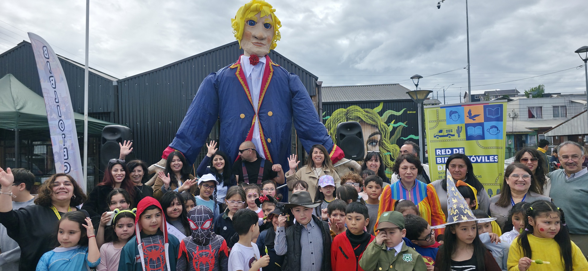 Dalcahue celebró el día del bibliomóvil con una fiesta de la lectura, la cultura y la alegría